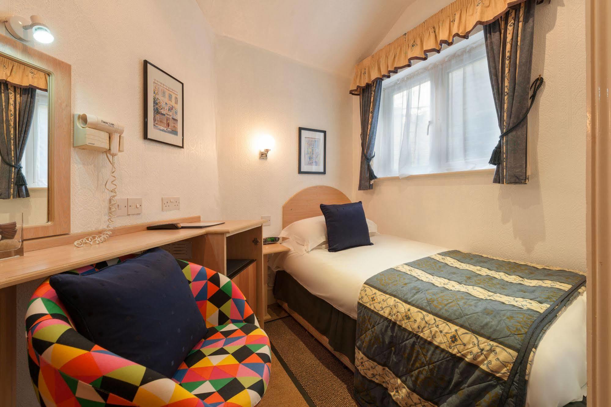 เดอะ เมลิทา Hotel ลอนดอน ภายนอก รูปภาพ